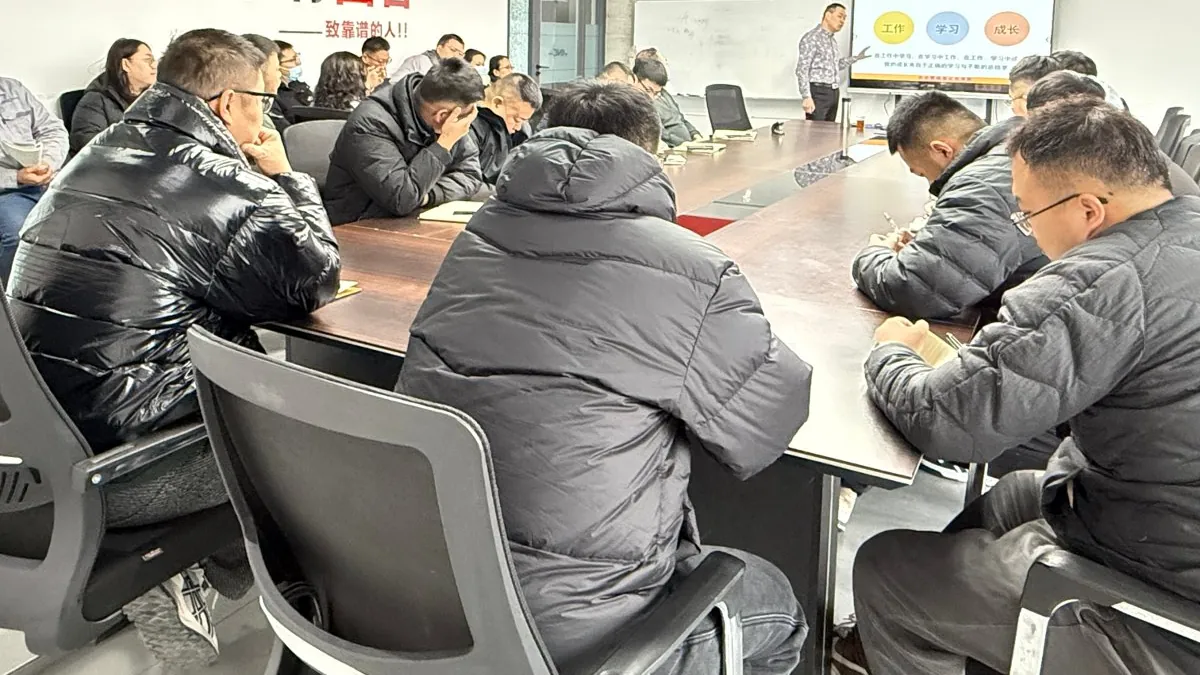 链主把成熟算法轻量化输出给配套厂：制造业 B2B 销售该问的问题变了 · 创链咨询现场